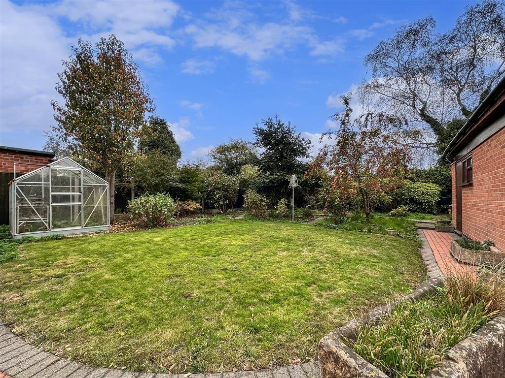 Lovely Rear Garden 795