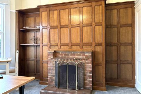 114 Lime Grove, Newark, NG24 4AH