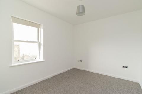 2 bedroom apartment to rent, Marine Gardens, Gate Quays Marine Gardens, CT9