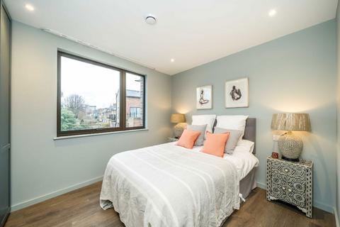 2 bedroom flat for sale, Craven Avenue, London W5