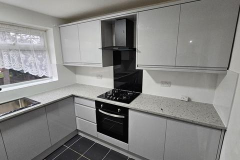 2 bedroom flat to rent, Carshalton SM5