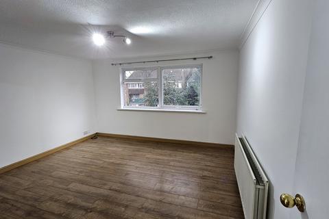 2 bedroom flat to rent, Carshalton SM5