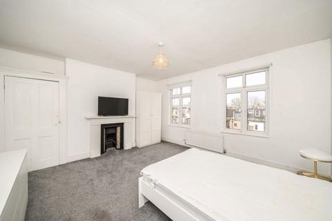 4 bedroom flat to rent, Turnham Green Terrace, London W4