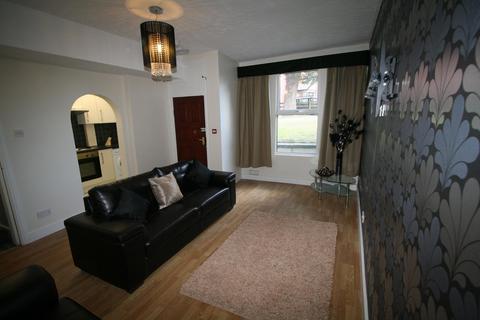 5 bedroom house to rent, St. Michaels Lane, Leeds