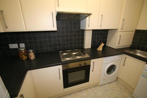 5 bedroom house to rent, St. Michaels Lane, Leeds