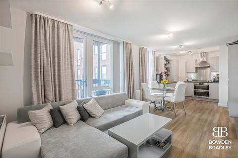 Marine Crescent, Sonar House, IG6