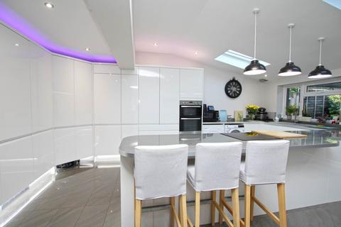 52 Devon Road, Watford, WD24 4HN