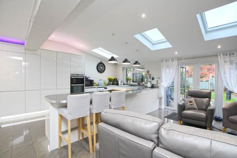 52 Devon Road, Watford, WD24 4HN