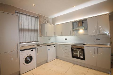 4 bedroom house to rent, Thornville Street, Leeds