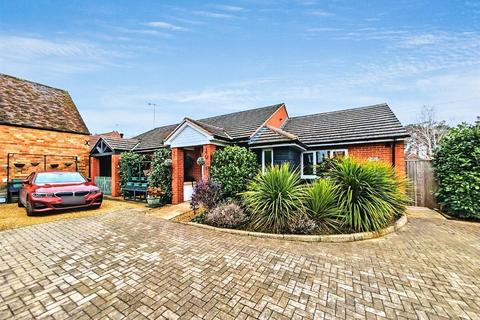 2 bedroom semi-detached bungalow to rent, Three Cocks Lane, Offenham