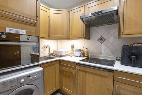 1 bedroom in a flat share to rent, Wetherby Place, South Kensington, London, SW7