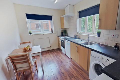 2 bedroom flat to rent, Flat 5, 224 North Sherwood Street, Nottingham, NG1 4EB