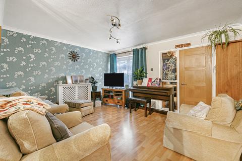 3 bedroom end of terrace house for sale, Peregrine Road, Sunbury-on-Thames, Surrey, TW16