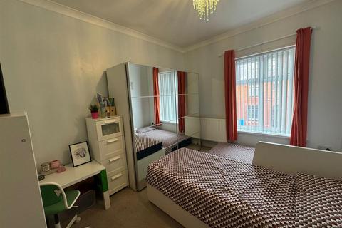 126 Brompton Street, Oldham, OL4 1AG