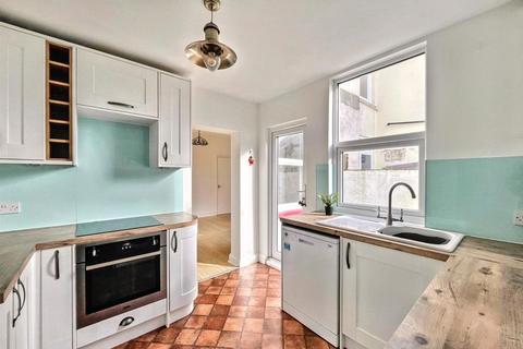 4 bedroom terraced house for sale, Beach Road, Eastbourne