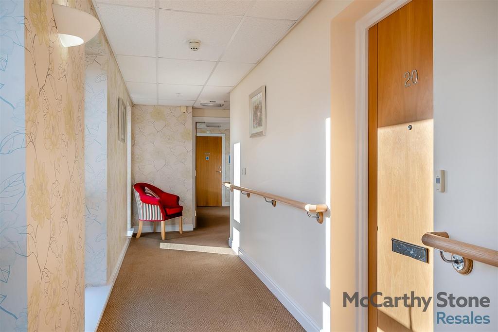8632528-interior17.jpg