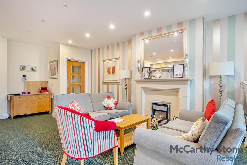 8632528-interior01.jpg