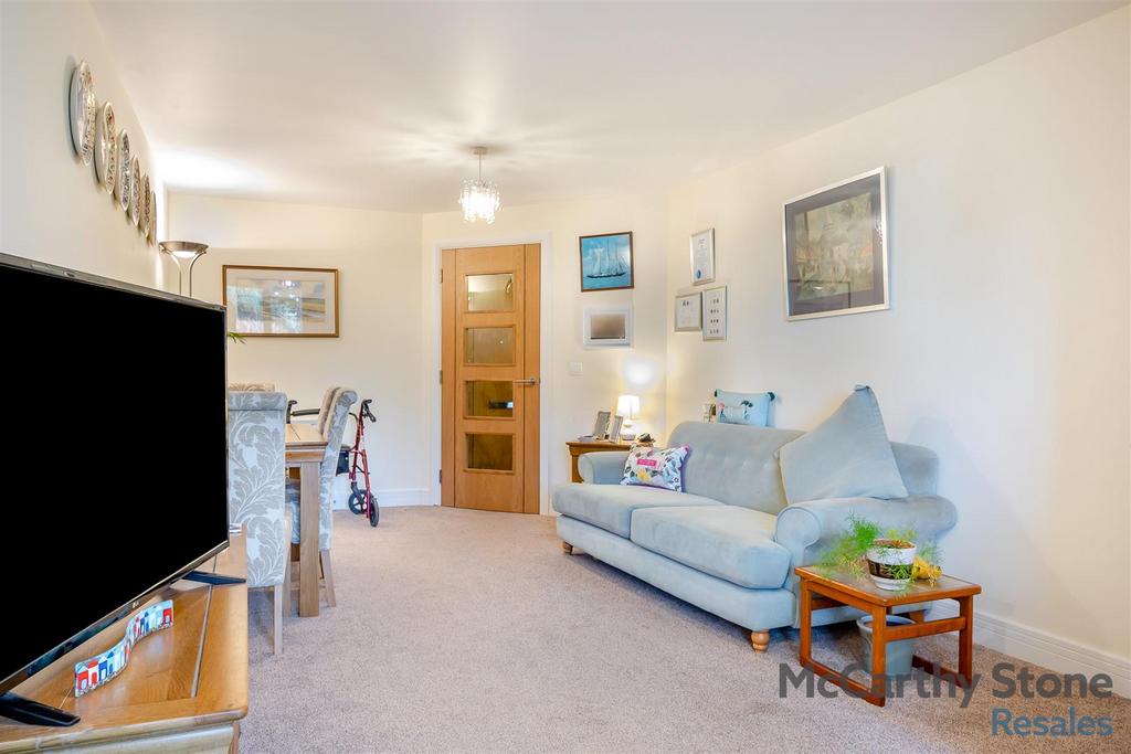 8632528-interior02.jpg