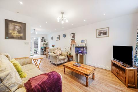 3 bedroom end of terrace house for sale, Croydon Road, Caterham CR3