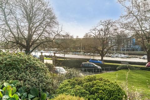 2 bedroom apartment for sale, 5 Waterside, The Promenade, Kingsbridge