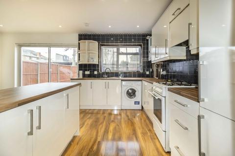 4 bedroom house to rent, Kingshill Avenue, Hayes UB4