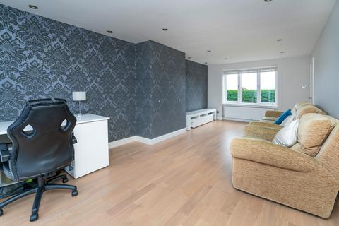 47 Drum Crescent, Edinburgh, EH17 7EB