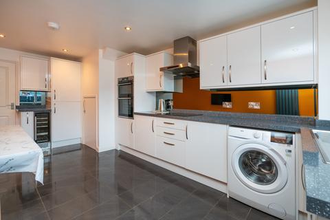 47 Drum Crescent, Edinburgh, EH17 7EB