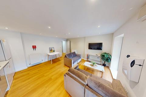 3 bedroom apartment to rent, Apartment 2, 124-132 North Sherwood Street, Nottingham, Nottinghamshire, NG1