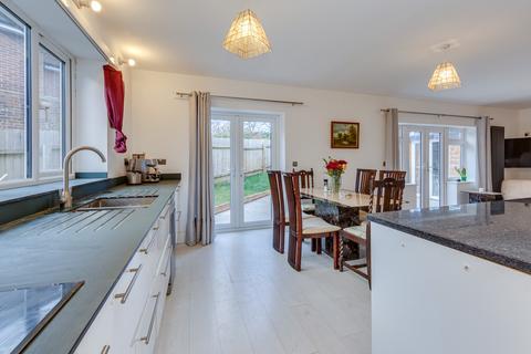 5 bedroom detached bungalow for sale, Craigweil Avenue, Radlett WD7