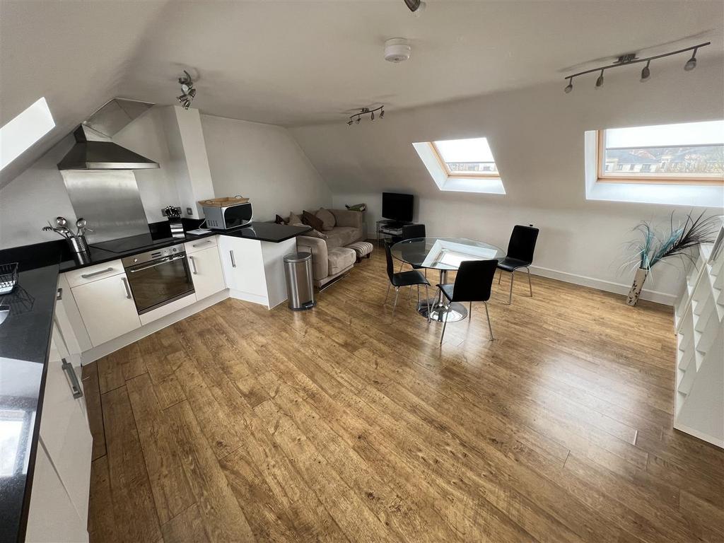 Living/kitchen and dining area