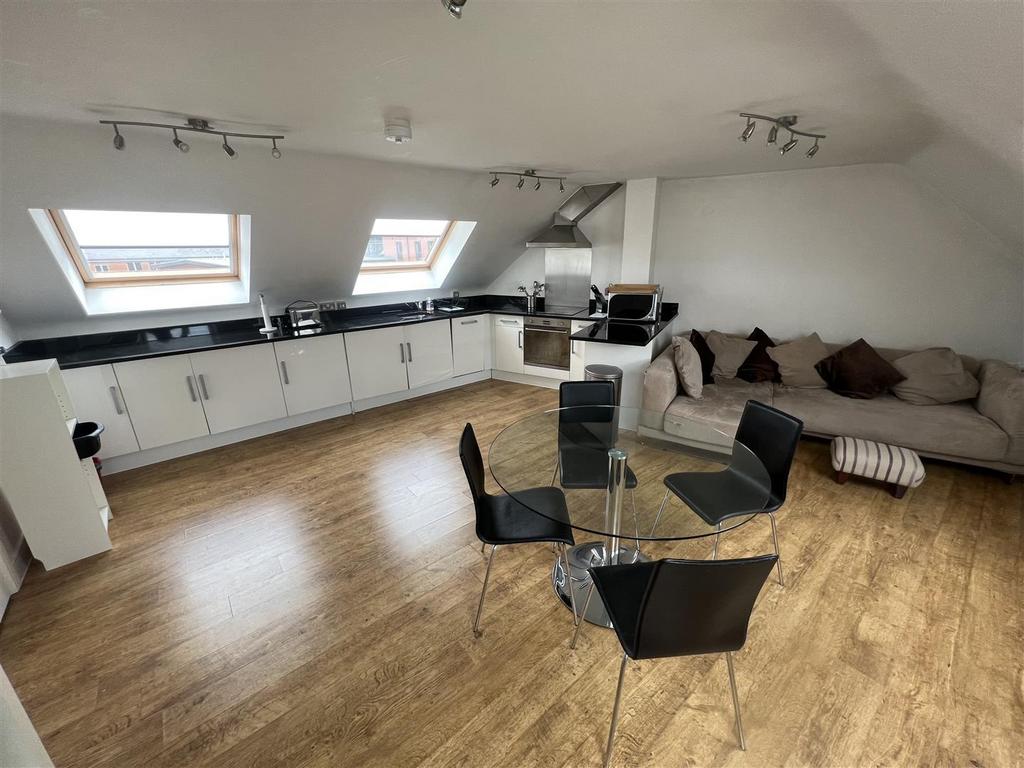 Living/kitchen and dining area