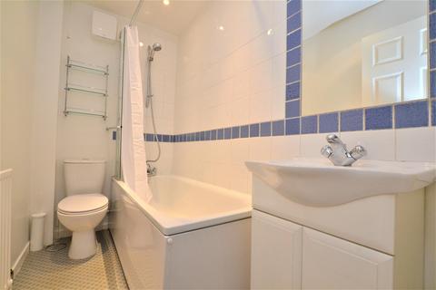 4 bedroom terraced house to rent, North Place, Teddington