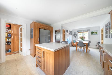 2 Dever Close, Micheldever, Winchester, SO21 3SR