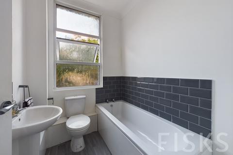 2 bedroom flat for sale, Catherine Road, Benfleet, SS7