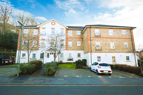 2 bedroom ground floor flat for sale, Markham Court, Camberley