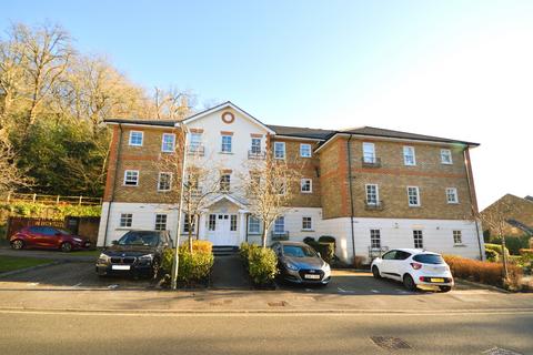 2 bedroom ground floor flat for sale, Markham Court, Camberley