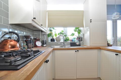 23 Vicarage Close, Arlesey, SG15 6XH