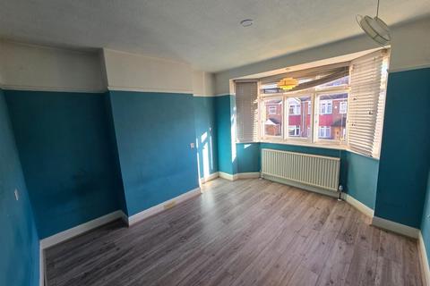 3 bedroom house to rent, Weardale Gardens, Enfield