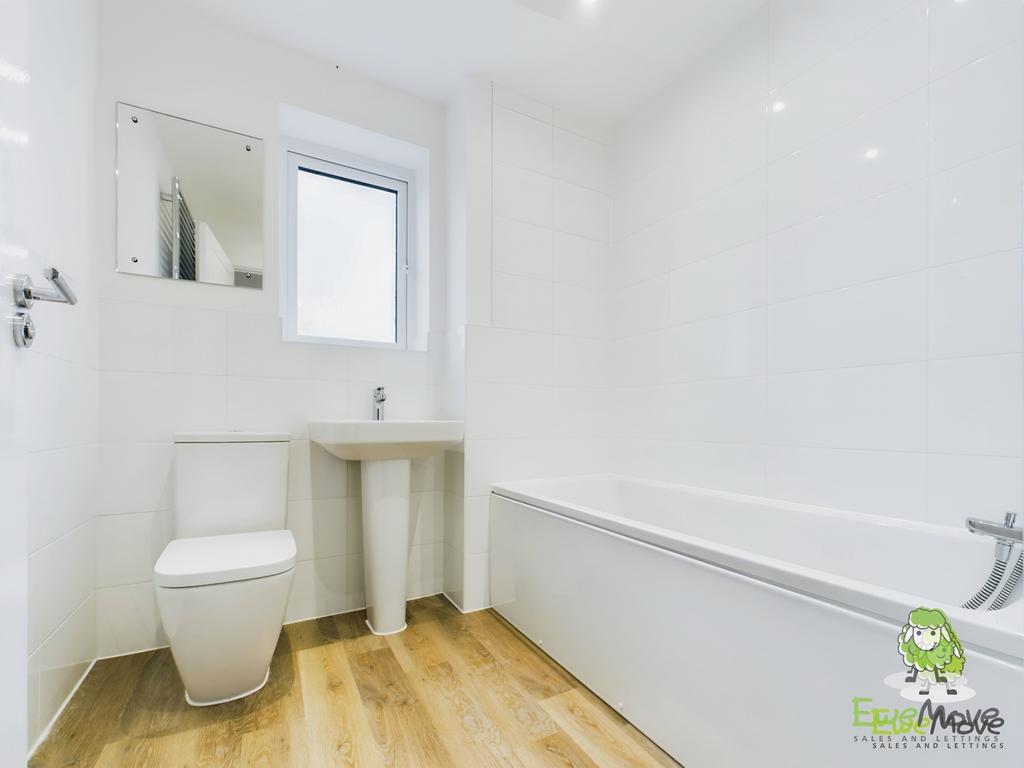 Ewe Move Basingstoke Lulworth Way Bathroom