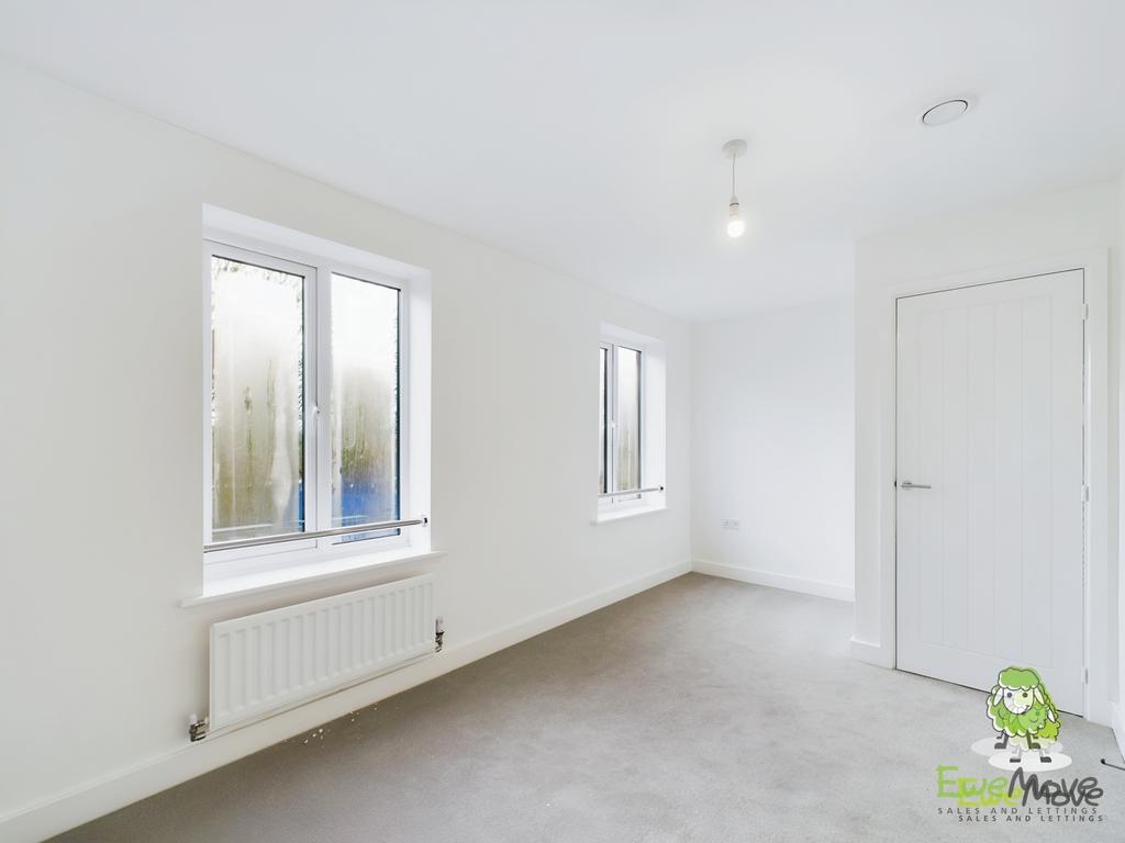 Ewe Move Basingstoke Lulworth Way Bedroom Three