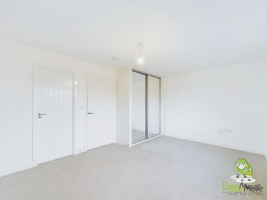 Ewe Move Basingstoke Lulworth Way Bedroom One