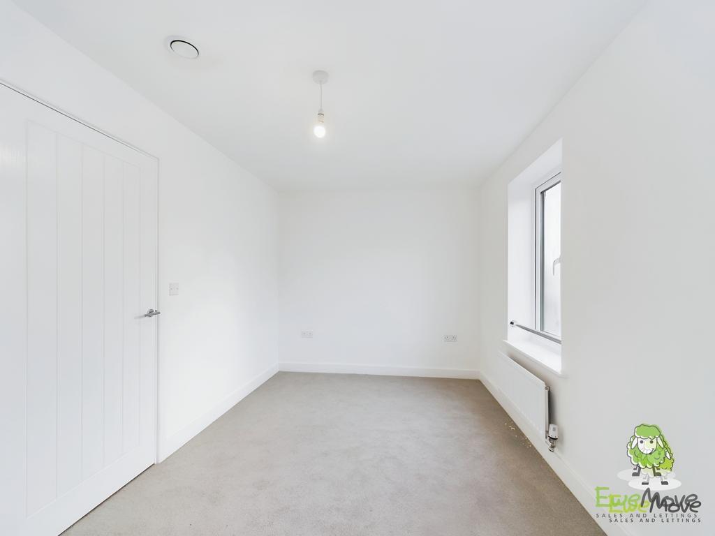Ewe Move Basingstoke Lulworth Way Bedroom Two