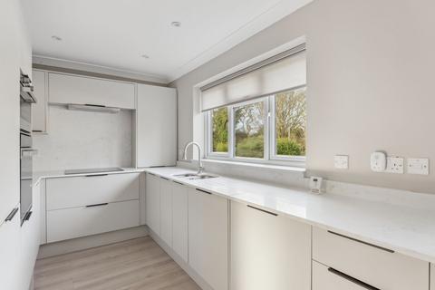 2 bedroom flat for sale, Cross Lanes, Gerrards Cross SL9