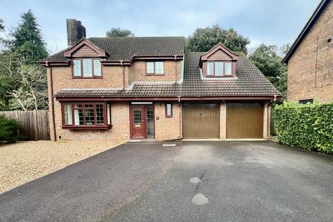 4 bedroom detached house for sale, Blenheim Gardens, Dibden Purlieu