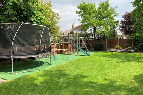 4 bedroom semi-detached house for sale, Kent Gardens, Ealing