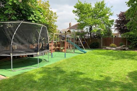 45 Kent Gardens, London, W13 8BU
