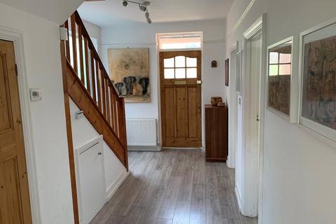 45 Kent Gardens, London, W13 8BU