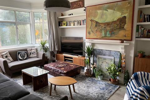 45 Kent Gardens, London, W13 8BU