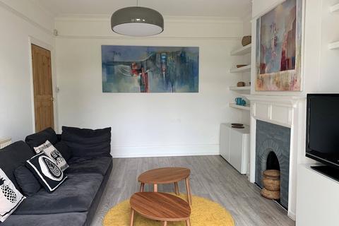 45 Kent Gardens, London, W13 8BU