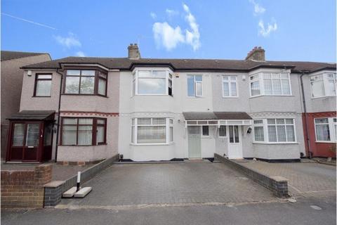 3 bedroom terraced house for sale, Strathmore Gardens, Hornchurch, Essex